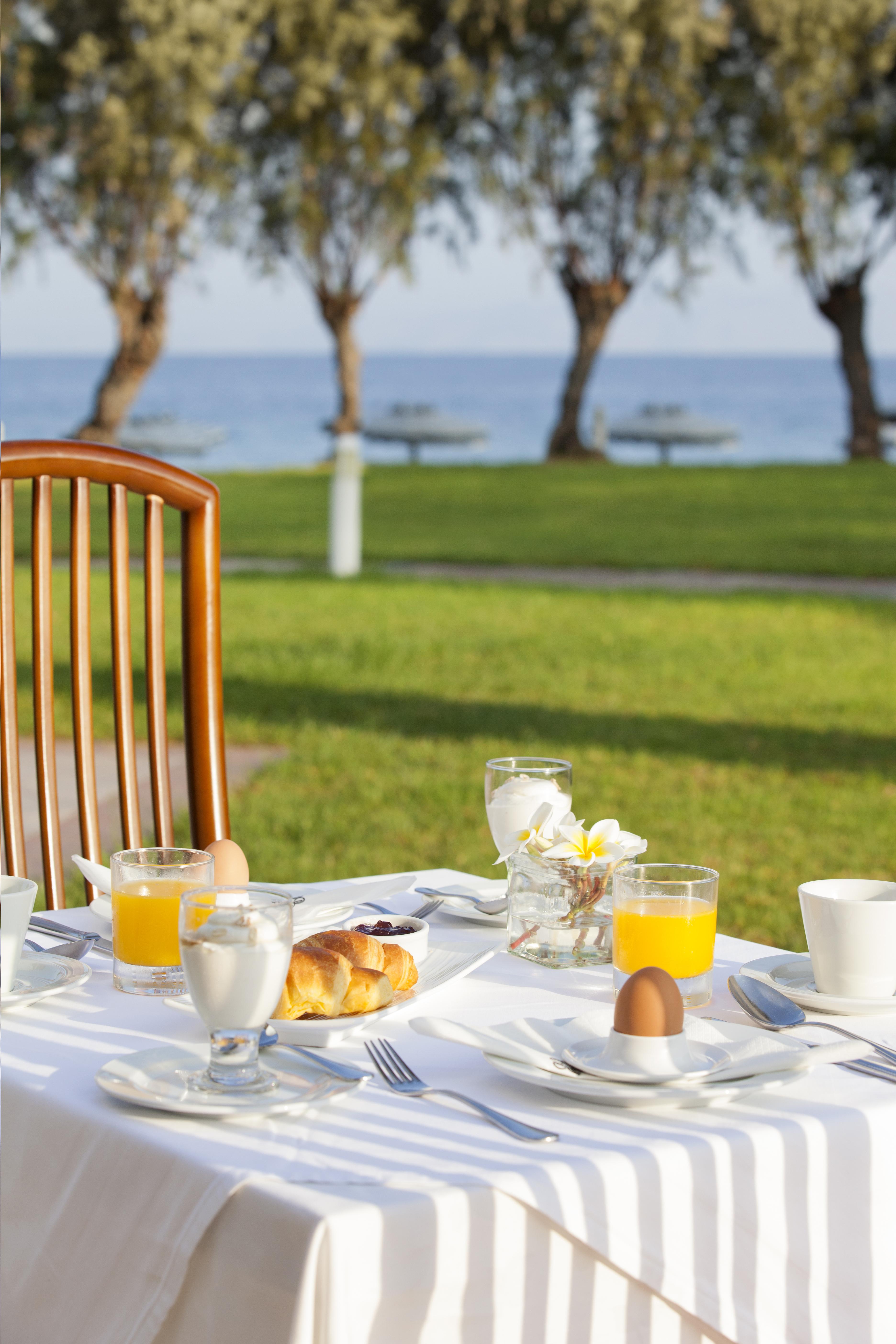 Electra Palace Rhodes 伊利索斯 外观 照片 Breakfast at the Royal Palm Beach Hotel