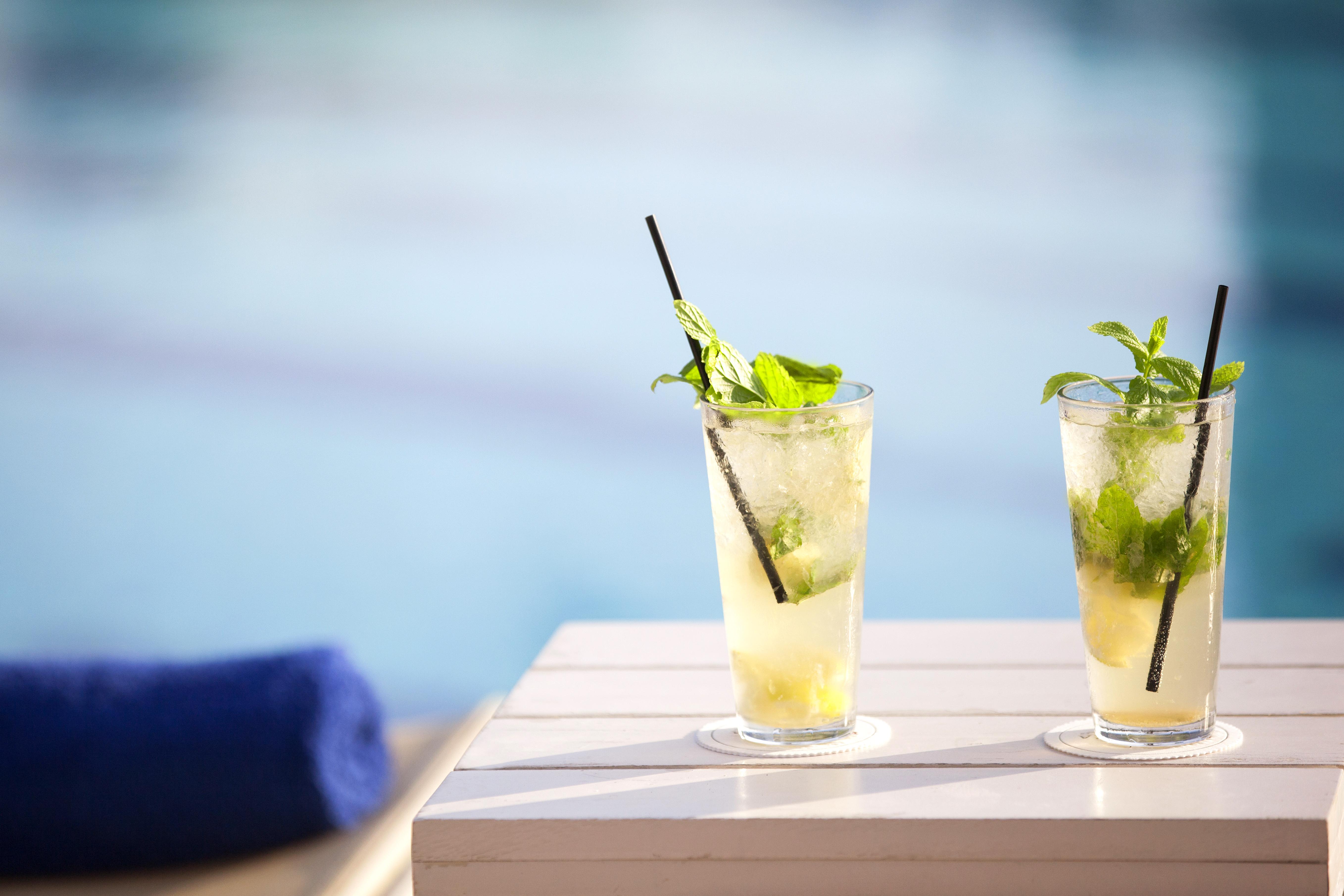 Electra Palace Rhodes 伊利索斯 外观 照片 Two glasses of mojito