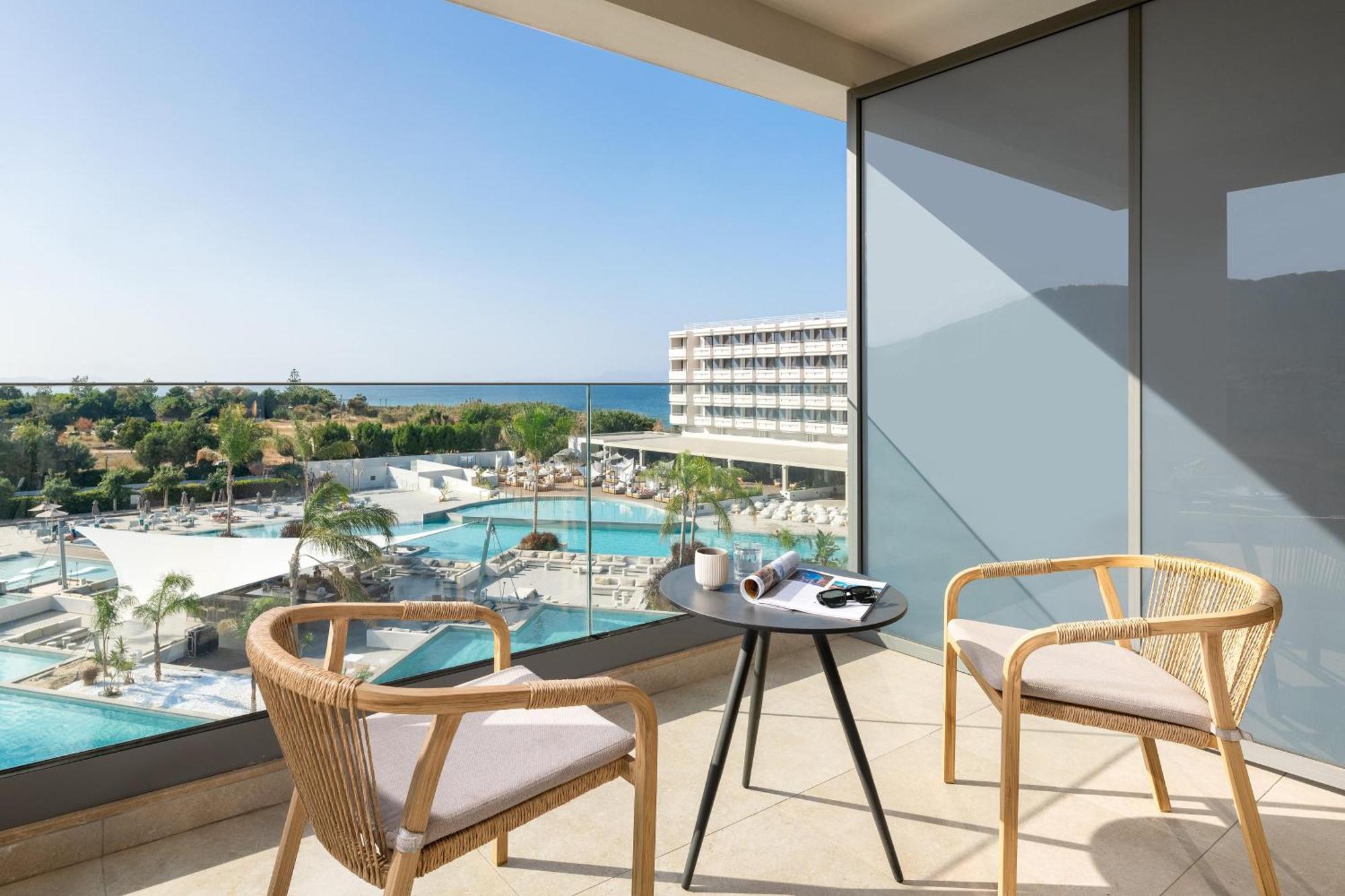 Electra Palace Rhodes 伊利索斯 外观 照片 Balcony of a room at the hotel