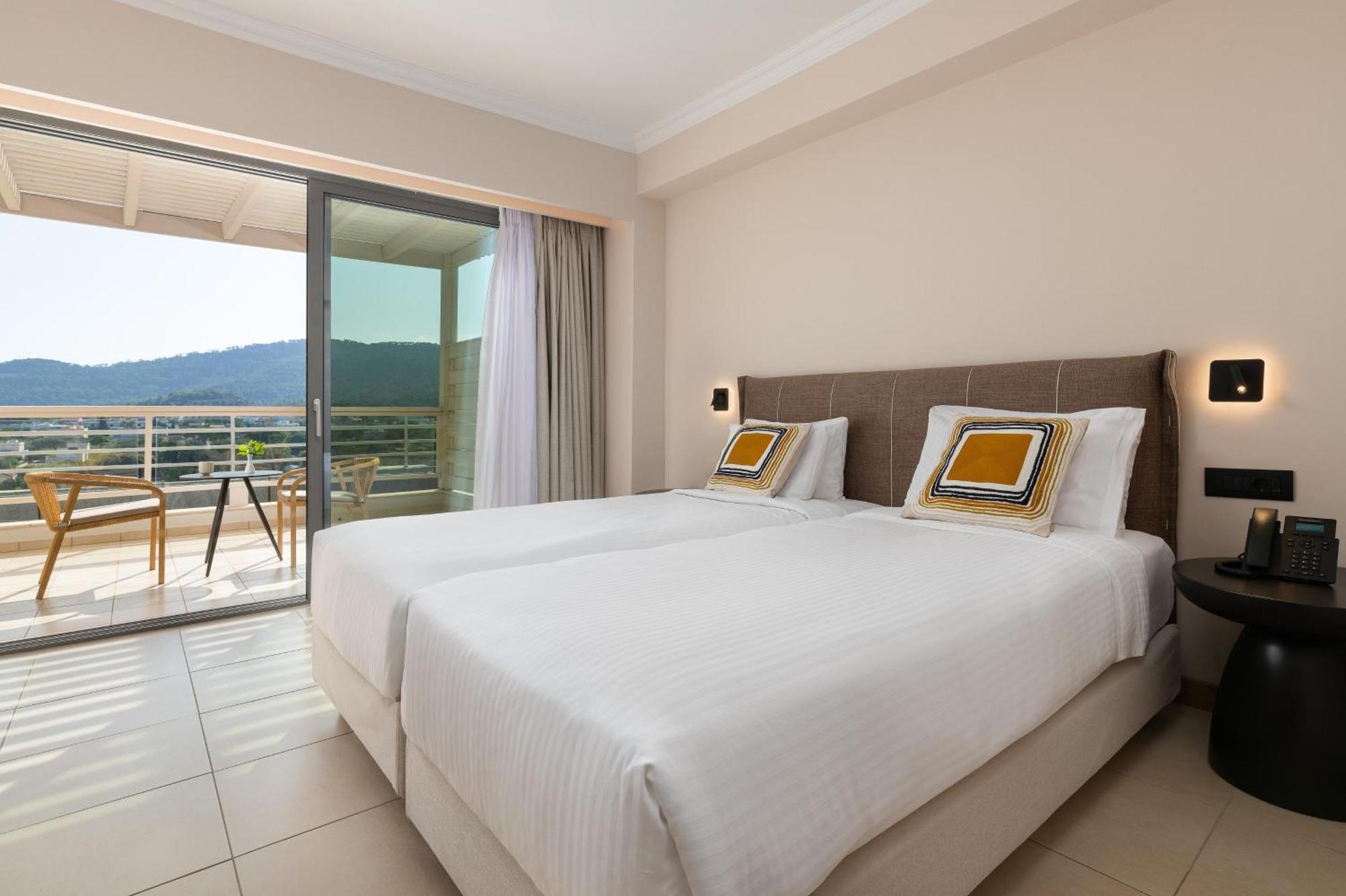 Electra Palace Rhodes 伊利索斯 外观 照片 A room at the hotel