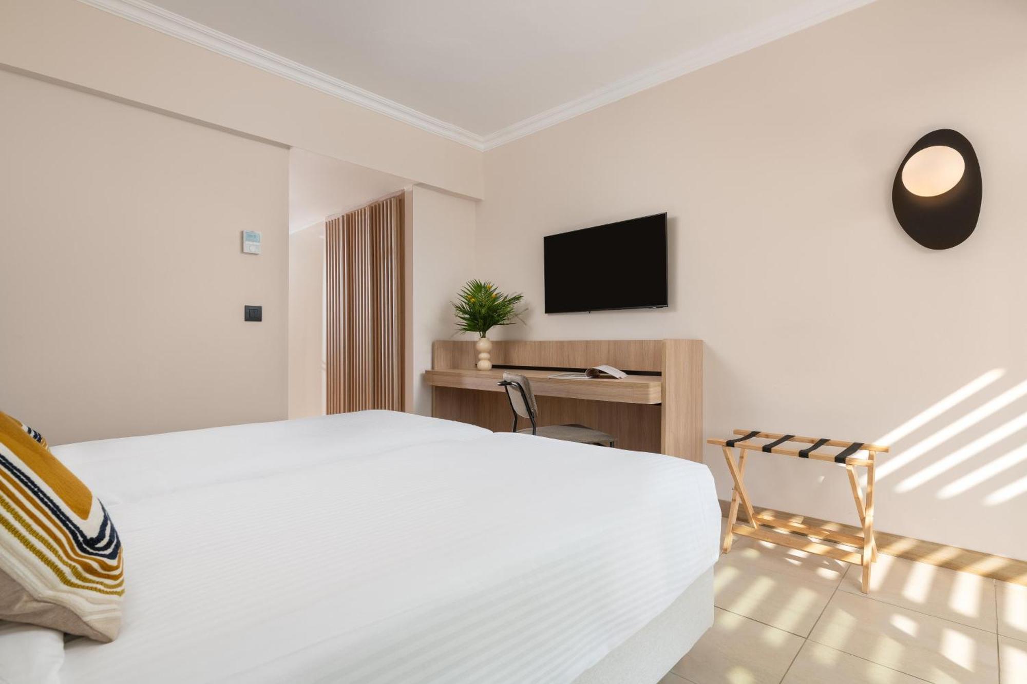Electra Palace Rhodes 伊利索斯 外观 照片 A room at the hotel